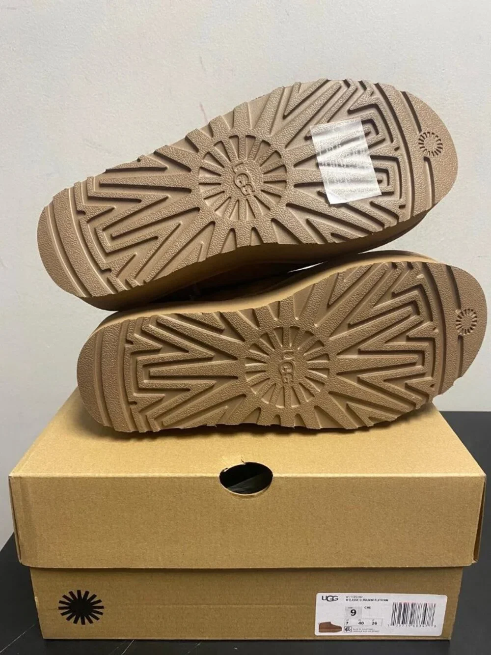 UGG 100% authentic